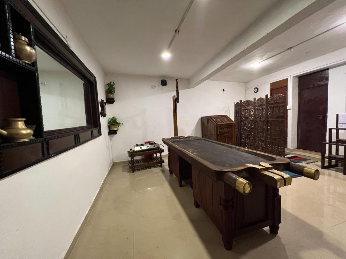 Vedha Ayurvedic Panchakarma Treatment Centre Hotel Alappuzha Ngoại thất bức ảnh