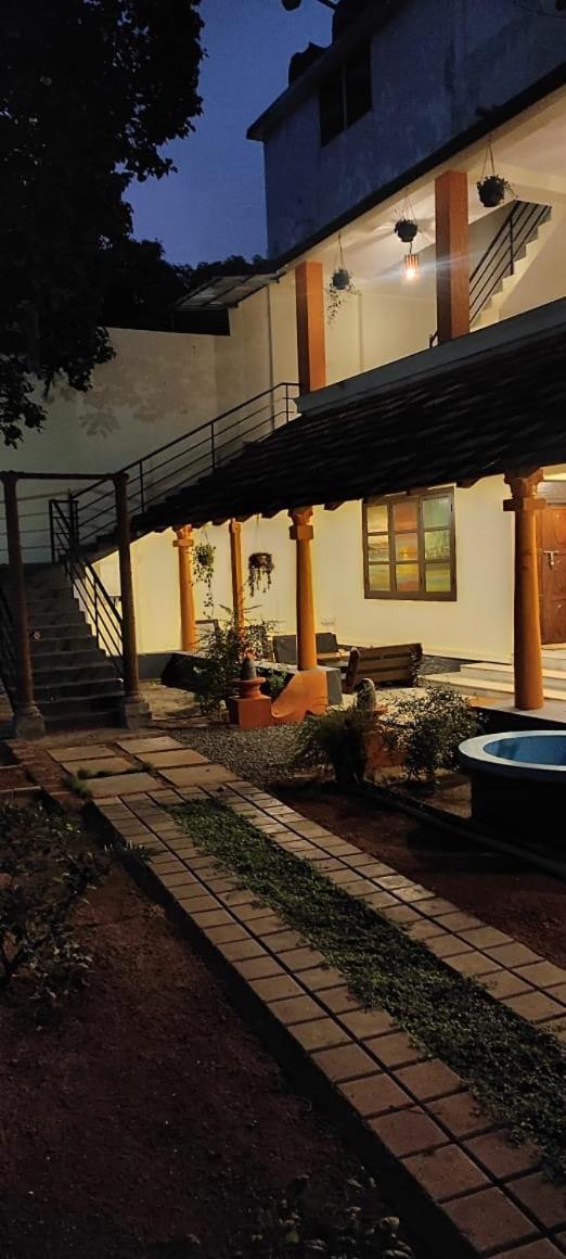 Vedha Ayurvedic Panchakarma Treatment Centre Hotel Alappuzha Ngoại thất bức ảnh